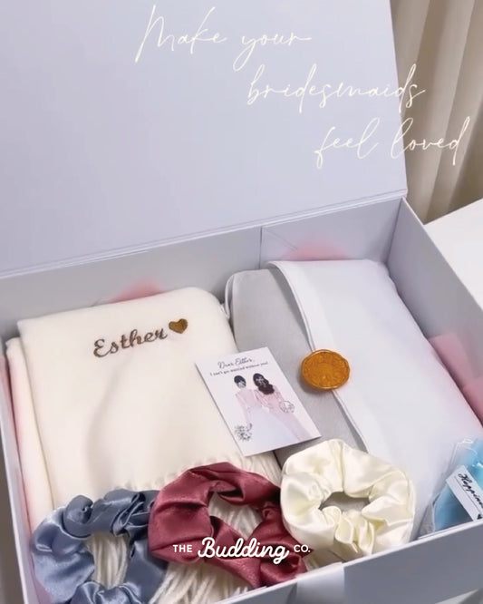 個性化牛皮雲朵袋 搭配刺繡頸巾